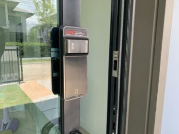 ผลงานการติดตั้ง Digital doorlock ประตูบานเลื่อน สำหรับบ้านในเครือแสนสิริ